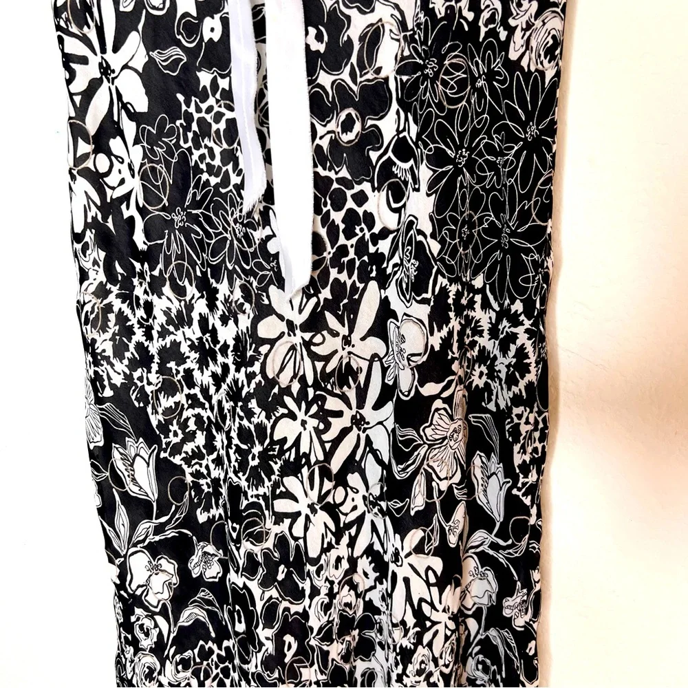 Women’s black and white floral dress size small - Picture 4 of 6